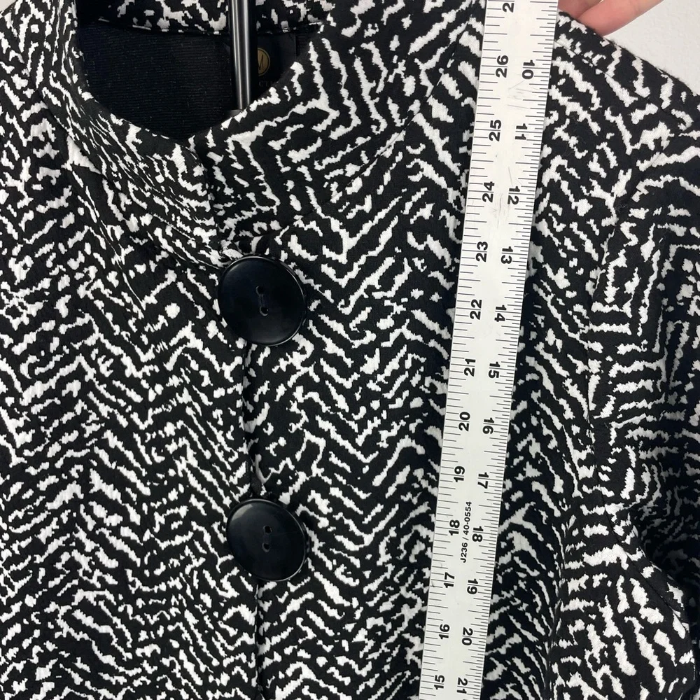 JM‎ Collection Med Black and White Swing Jacket